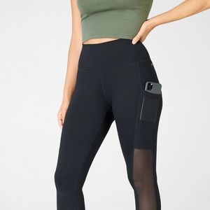 Fabletics mila high waisted pocket capri